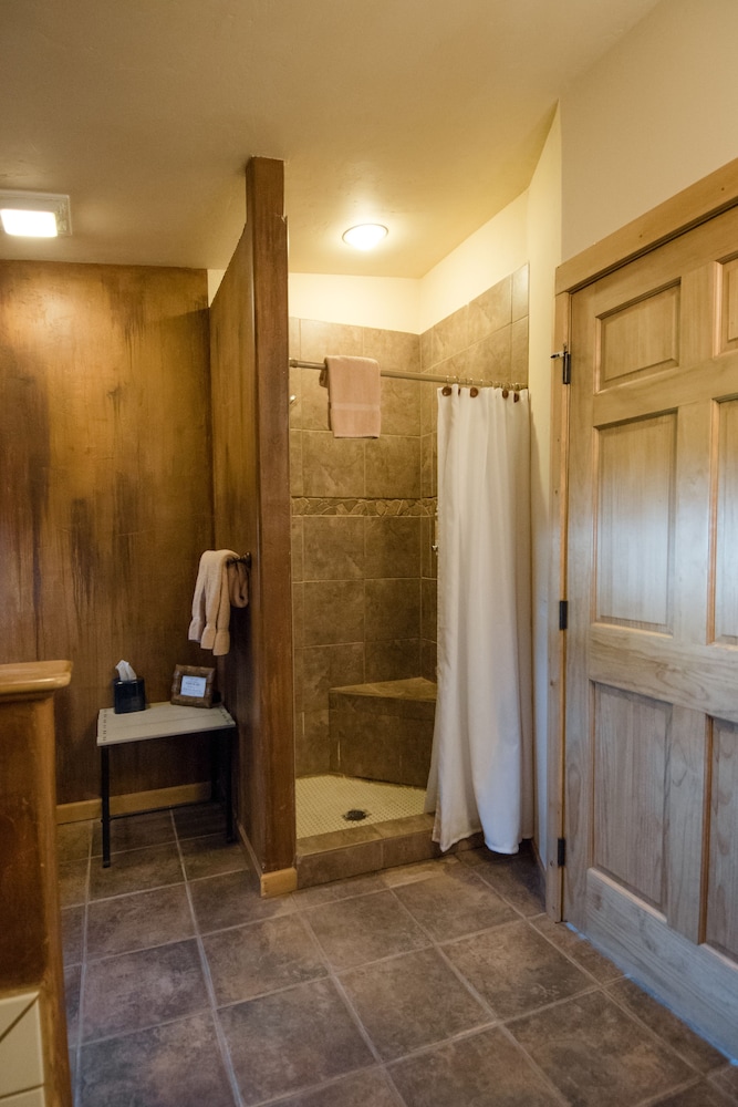 The Islander Inn - photo 52