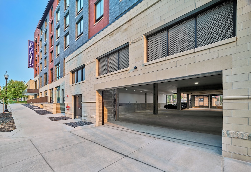 Hampton Inn by Hilton Omaha UN Medical Center Area - photo 33