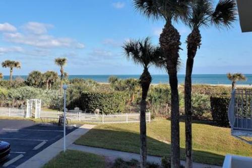 Atrium Condo Standard Sleeps 4 103 — 4-Star Luxury Hotel in Cape Canaveral, United States