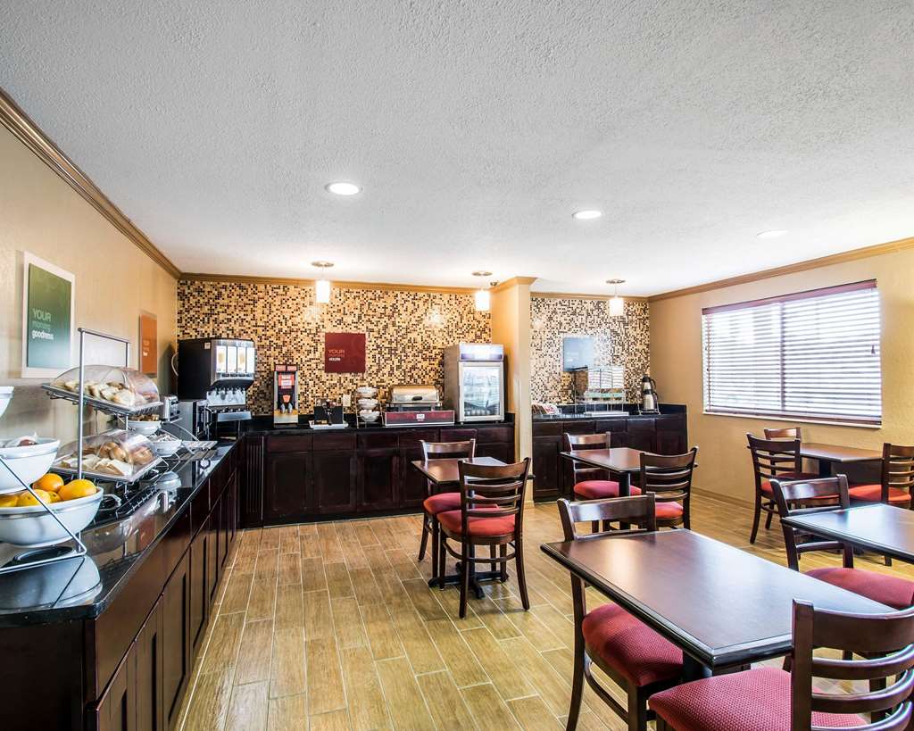 Quality Inn Plant City Lakeland - photo 19