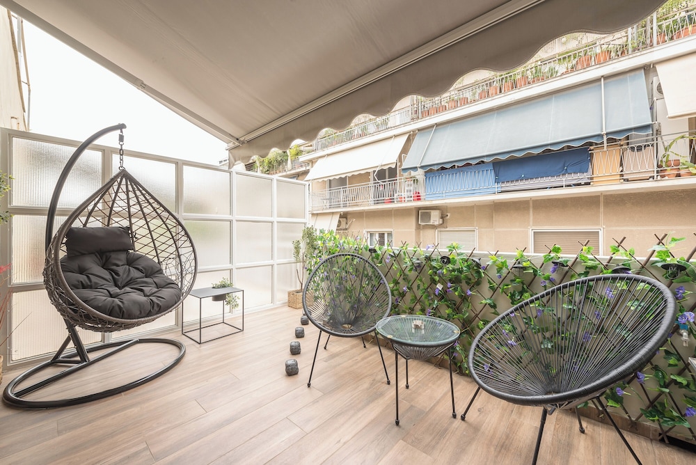 Newly Renovated Loft by Cloudkeys — 4-Star Luxury Hotel in Athens, Greece