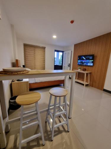 Flat 35 Unit F — Manila — photo 4