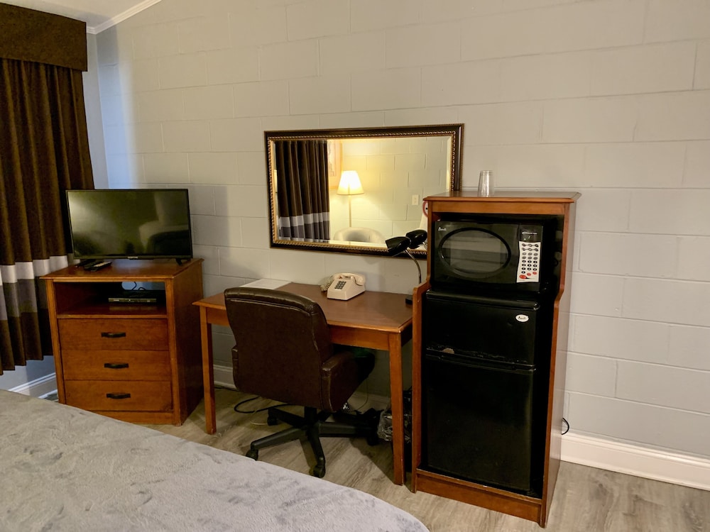 Hill Top Motel - photo 17