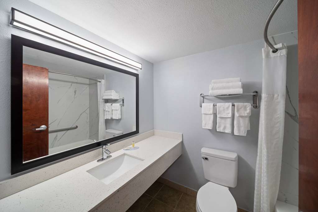 Super 8 by Wyndham Alexandria LA - photo 20