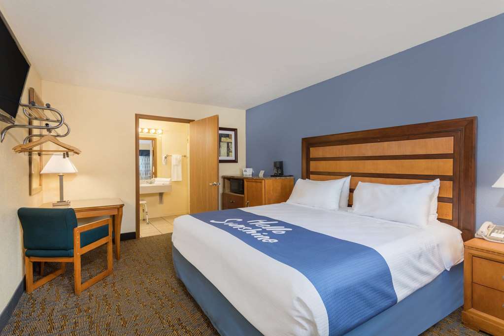 Days Inn by Wyndham Renfro Valley Mount Vernon - photo 16