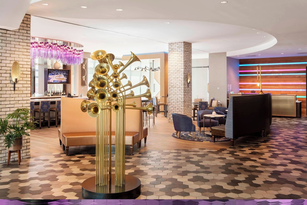 SpringHill Suites by Marriott New Orleans Downtown Canal Street - photo 4