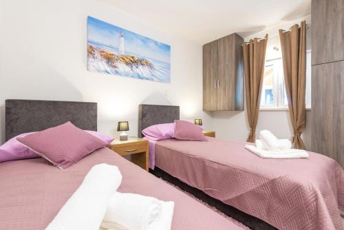 Tranquility and Nature in 4 Bedroom with Sea View