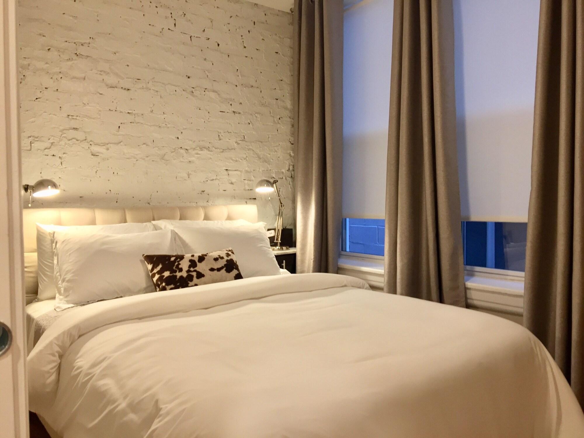 Bella Villa on Taylor Street Chicago s Little Italy 1 mile west the Loop & UIC — 4-Star Luxury Hotel in Chicago, United States