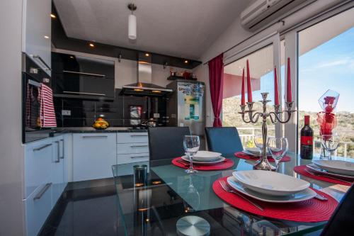 Apartman Sena — 4-Star Luxury Hotel in Primosten, Croatia