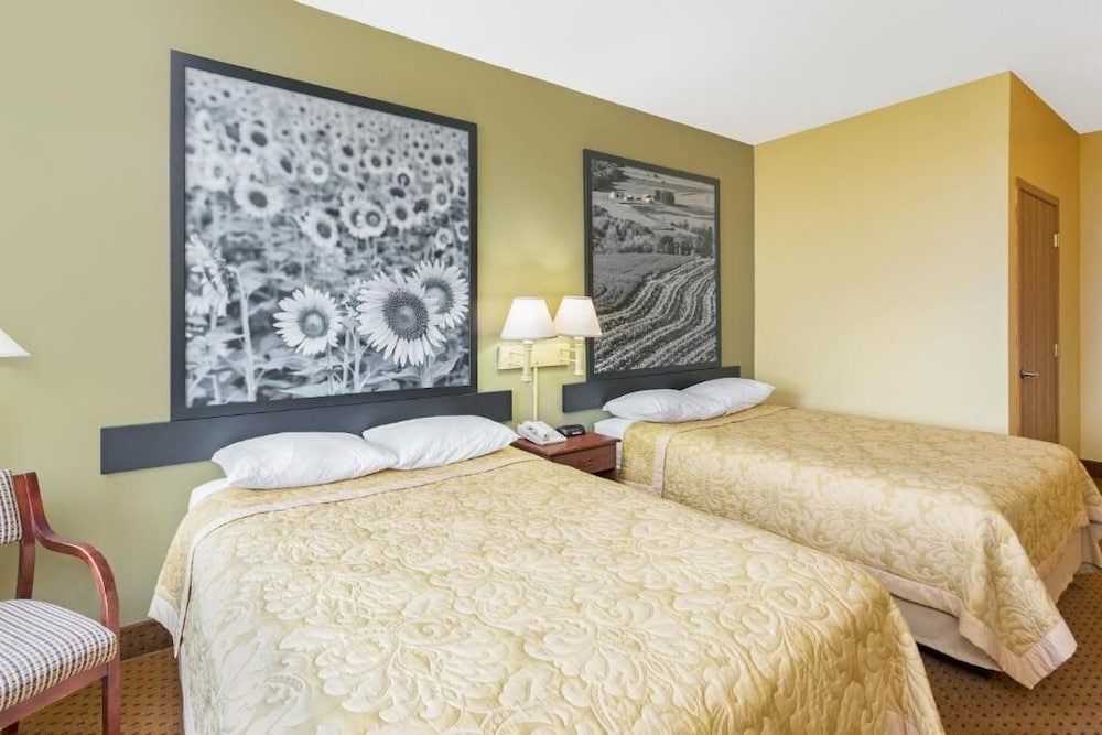 Western Inn & Suites - photo 11