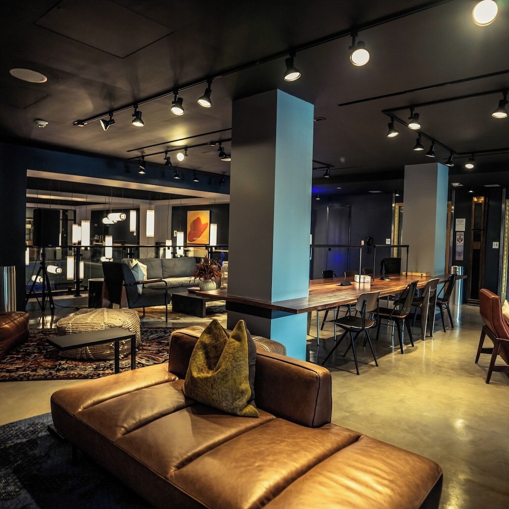 Moxy Houston Downtown - photo 4