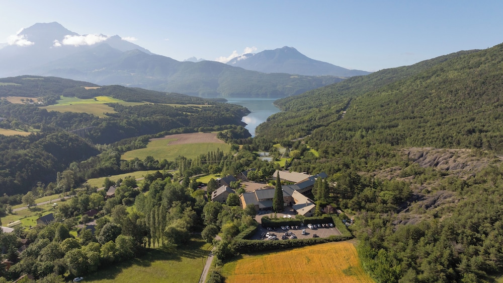 Club Vacances Bleues Les Horizons du Lac in Chorges, France