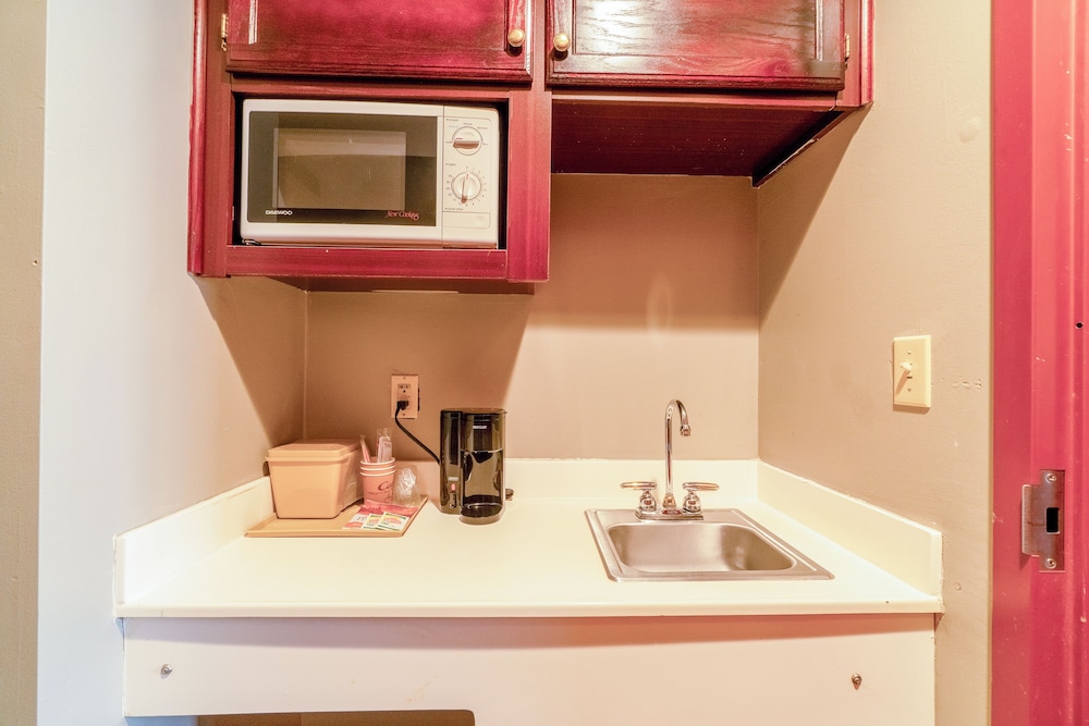 Ark Suites By Oyo Jonesboro I 555 - photo 46
