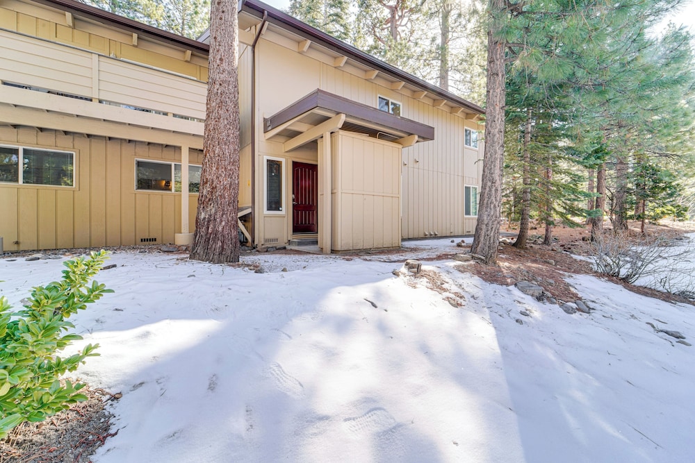 1 Mi To Diamond Peak Ski Resort Condo with Pool - photo 27
