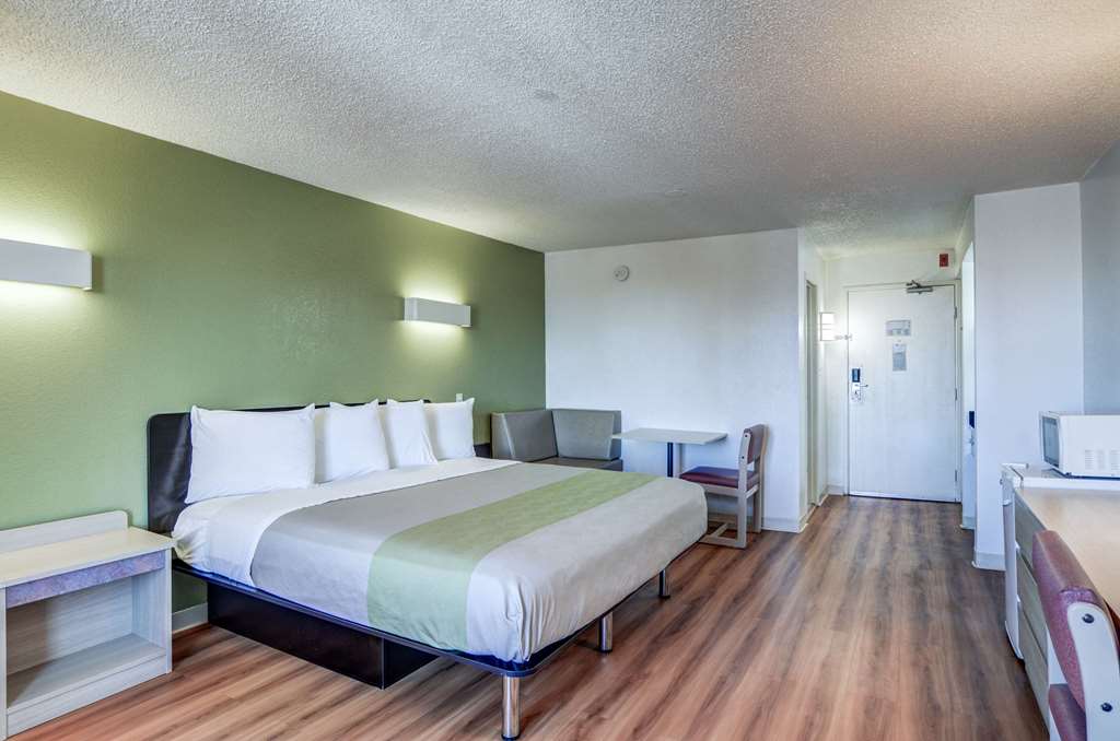 Motel 6 Greenwood Village CO Denver South Tech Center - photo 8