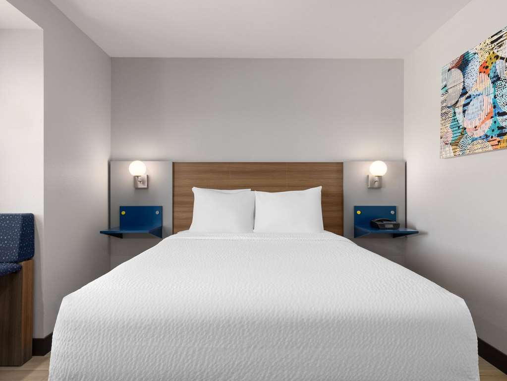 Microtel Inn & Suites by Wyndham Tracy - photo 18