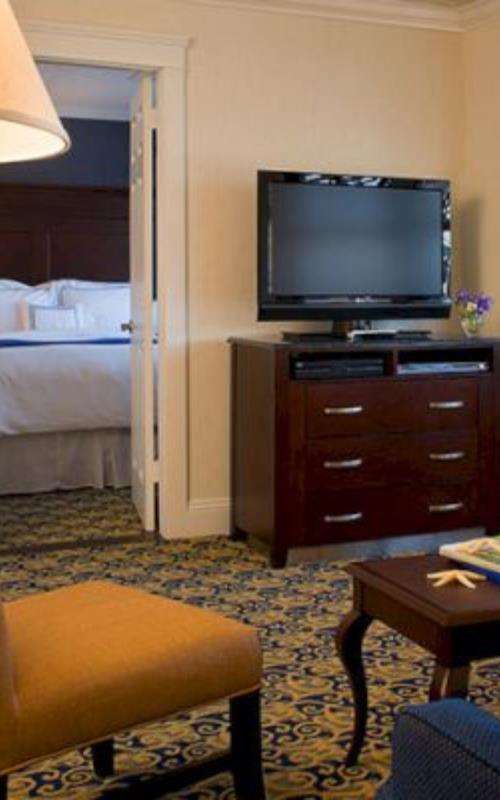 Newport Beach Hotel & Suites - photo 31