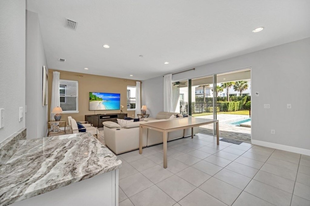 Brand New Encore Resort 5 Bed Resort Home 5 Bedroom Villa - photo 16
