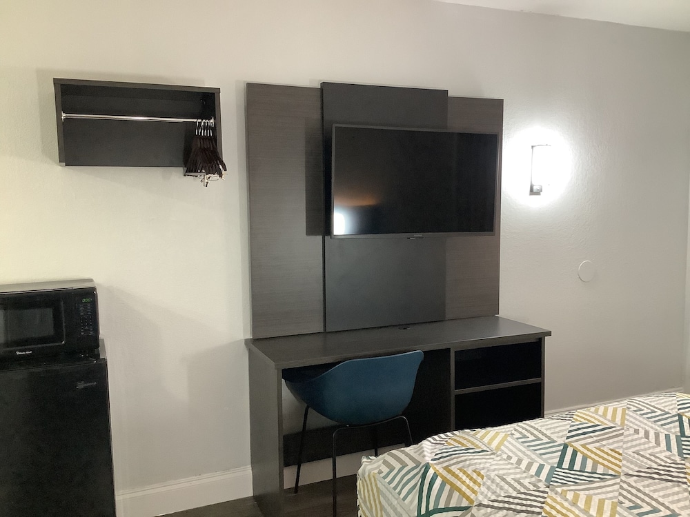 Motel 6 Memphis TN East - photo 17