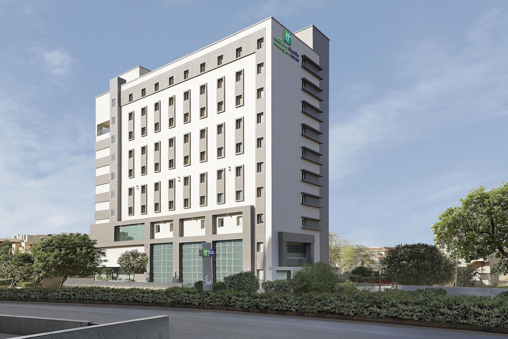 Holiday Inn Express Ahmdabad Prahlad Nagar by IHG in Ahmedabad, India