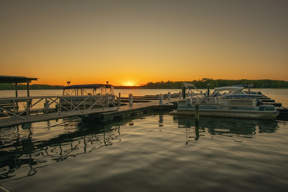 River's Rest Marina & Resort — hotel in Charles City