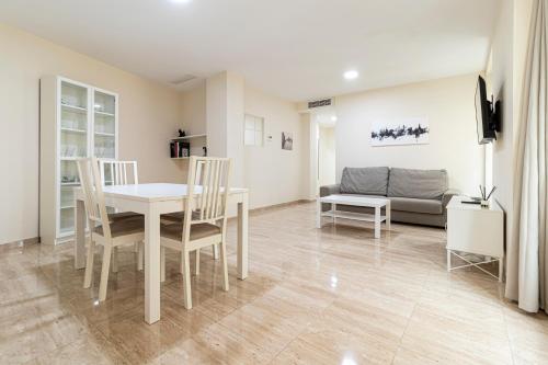 Allo Apartments Consistorio Centro 2 Habitaciones — 4-Star Luxury Hotel in Jerez De La Frontera, Spain