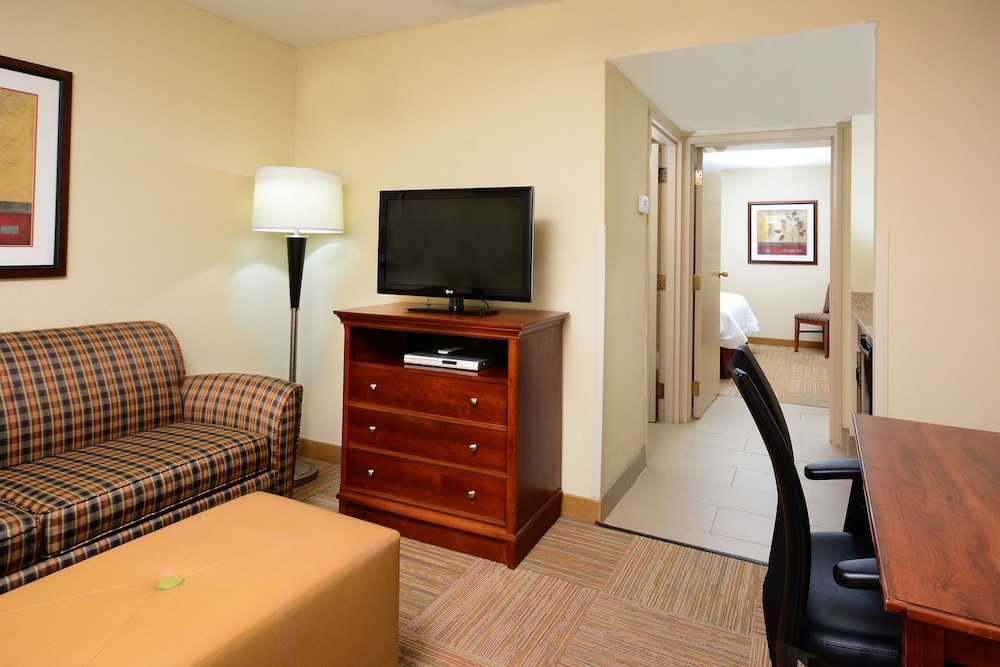 Hampton Inn Raleigh Capital Blvd. North - photo 11