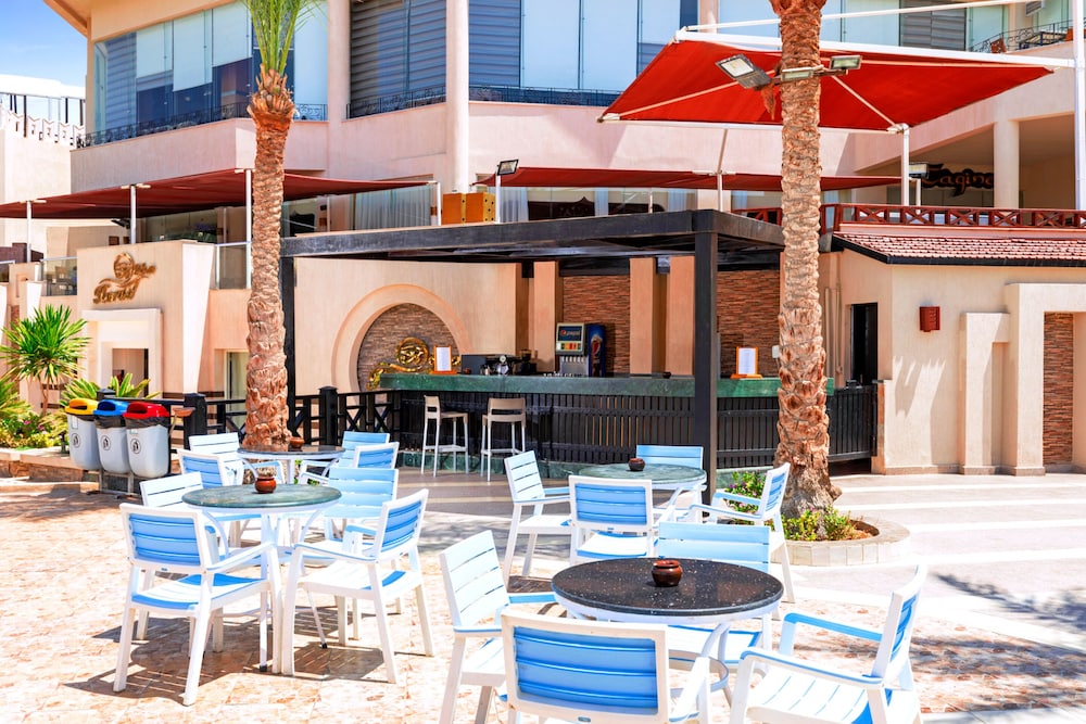 מזון ומשקאות