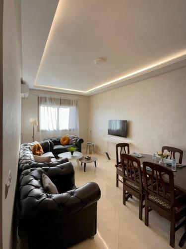 Le confort du nord Appart calme & spacieux Familial Proche stade WIFI IPTV AC — 4-Star Luxury Hotel in Tangier, Morocco