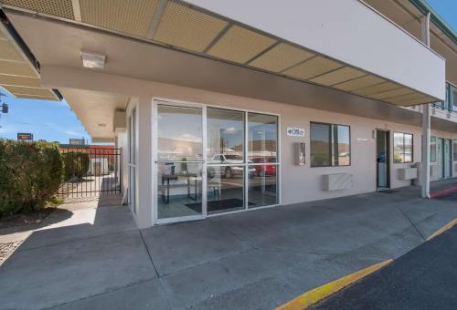 Budget Inn Yakima - photo 7