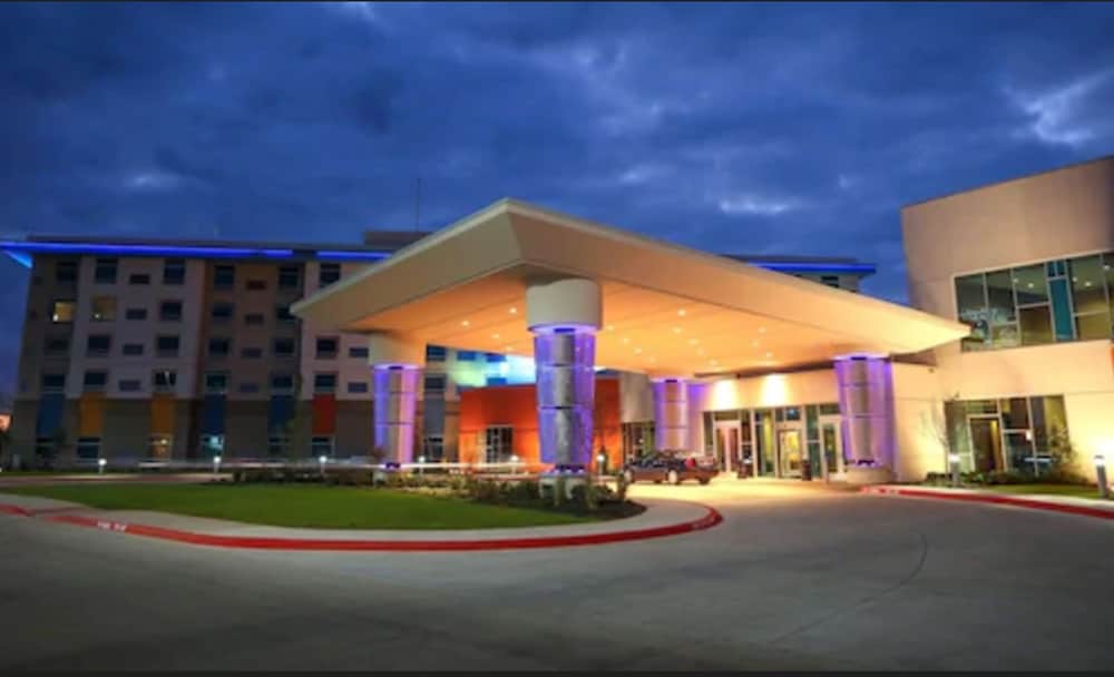 Apache Casino Hotel — hotel in Lawton