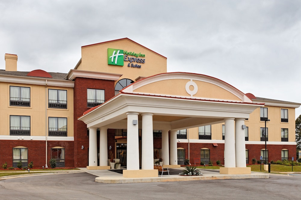 Holiday Inn Express Andalusia by IHG — hotel in Andalusia