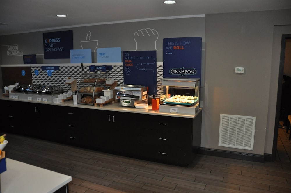 Holiday Inn Express Brentwood South Cool Springs by IHG - photo 11