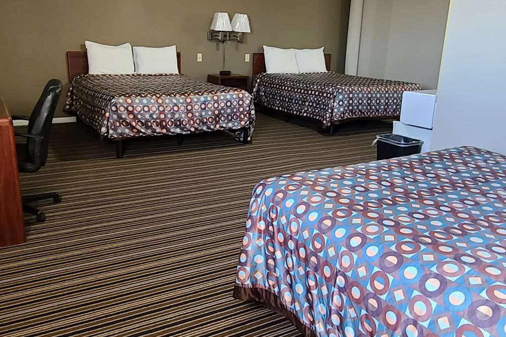 Super 8 by Wyndham Missouri Valley - photo 16