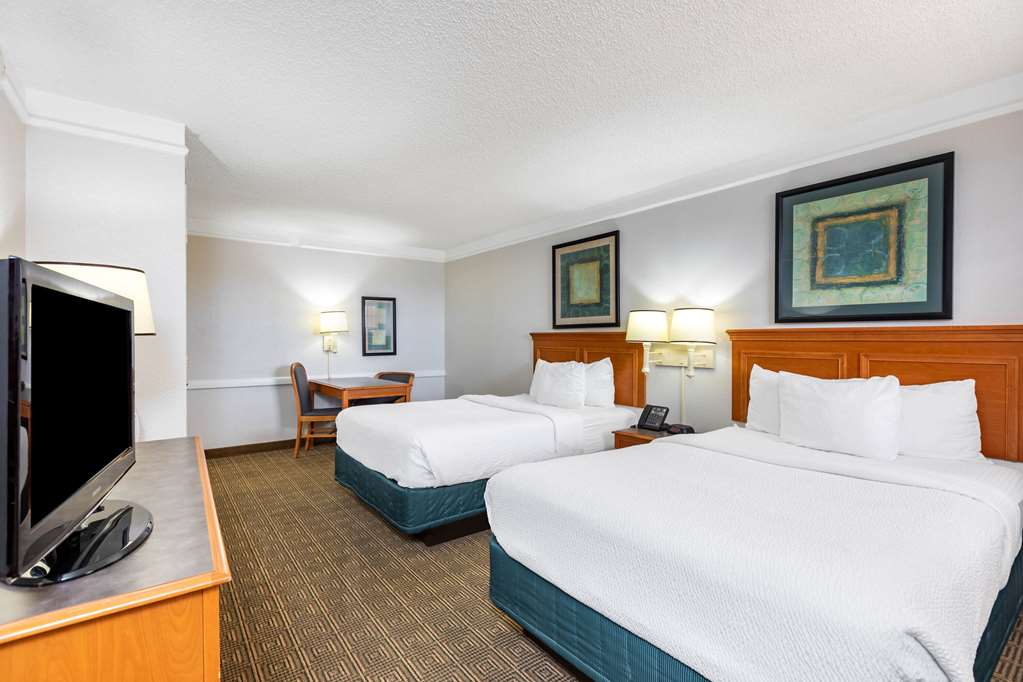 La Quinta Inn by Wyndham El Paso West - photo 13