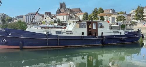 Spicy Sejour Insolite Sur La Marne — Meaux