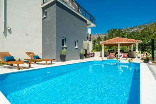 Luxury Villa Emma with Private Pool — 5-Star Luxury Hotel in Orebic, Croatia