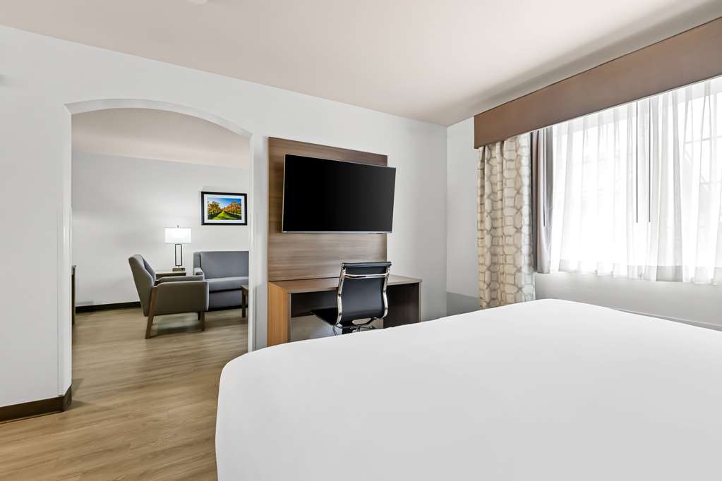 Best Western Plus Caldwell Inn & Suites - photo 33