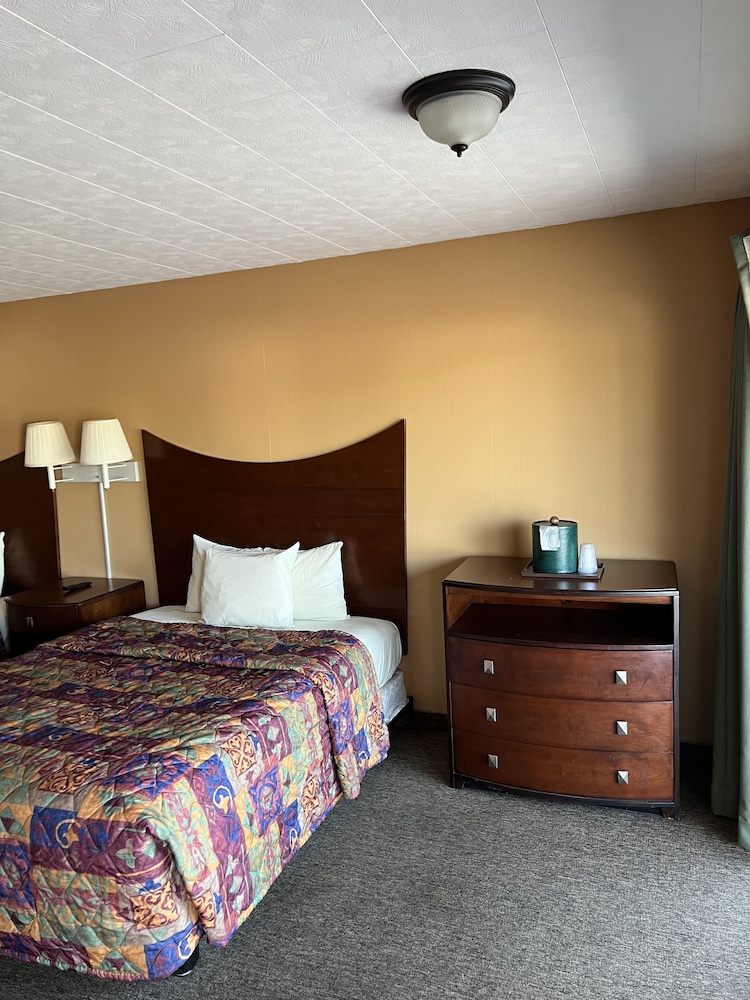 All Star Inn & Suites - photo 187