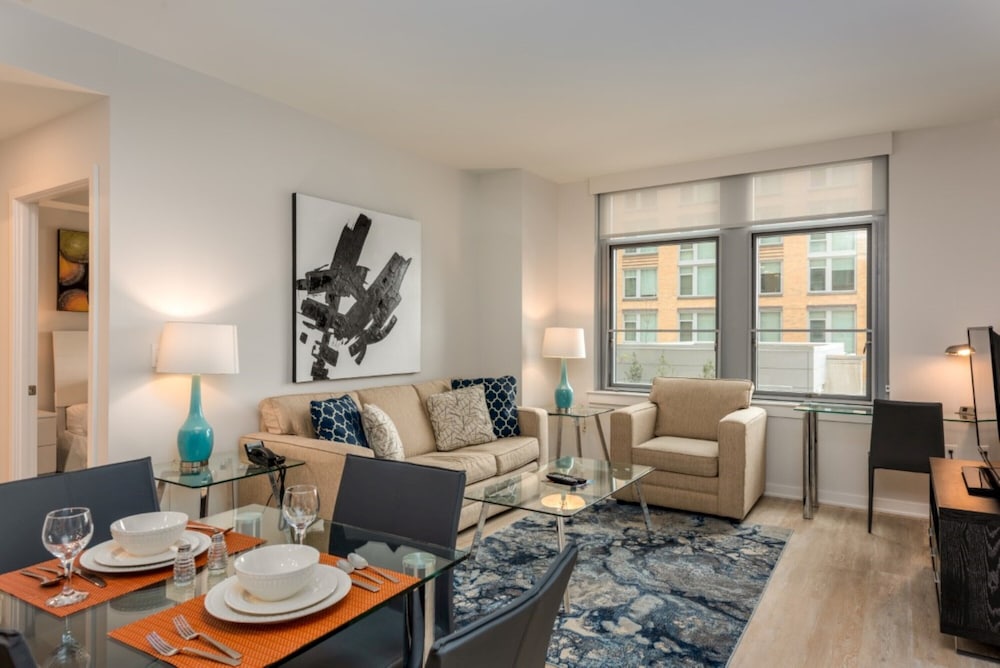 Global Luxury Suites Crystal City - photo 65