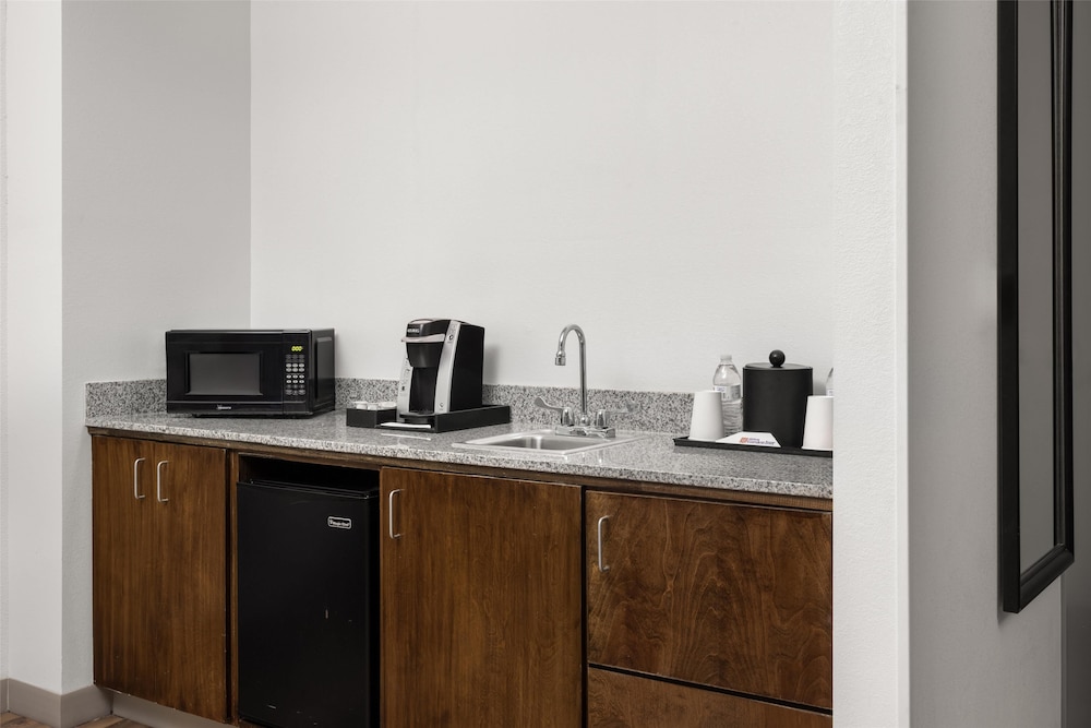 Hilton Garden Inn Pascagoula - photo 25