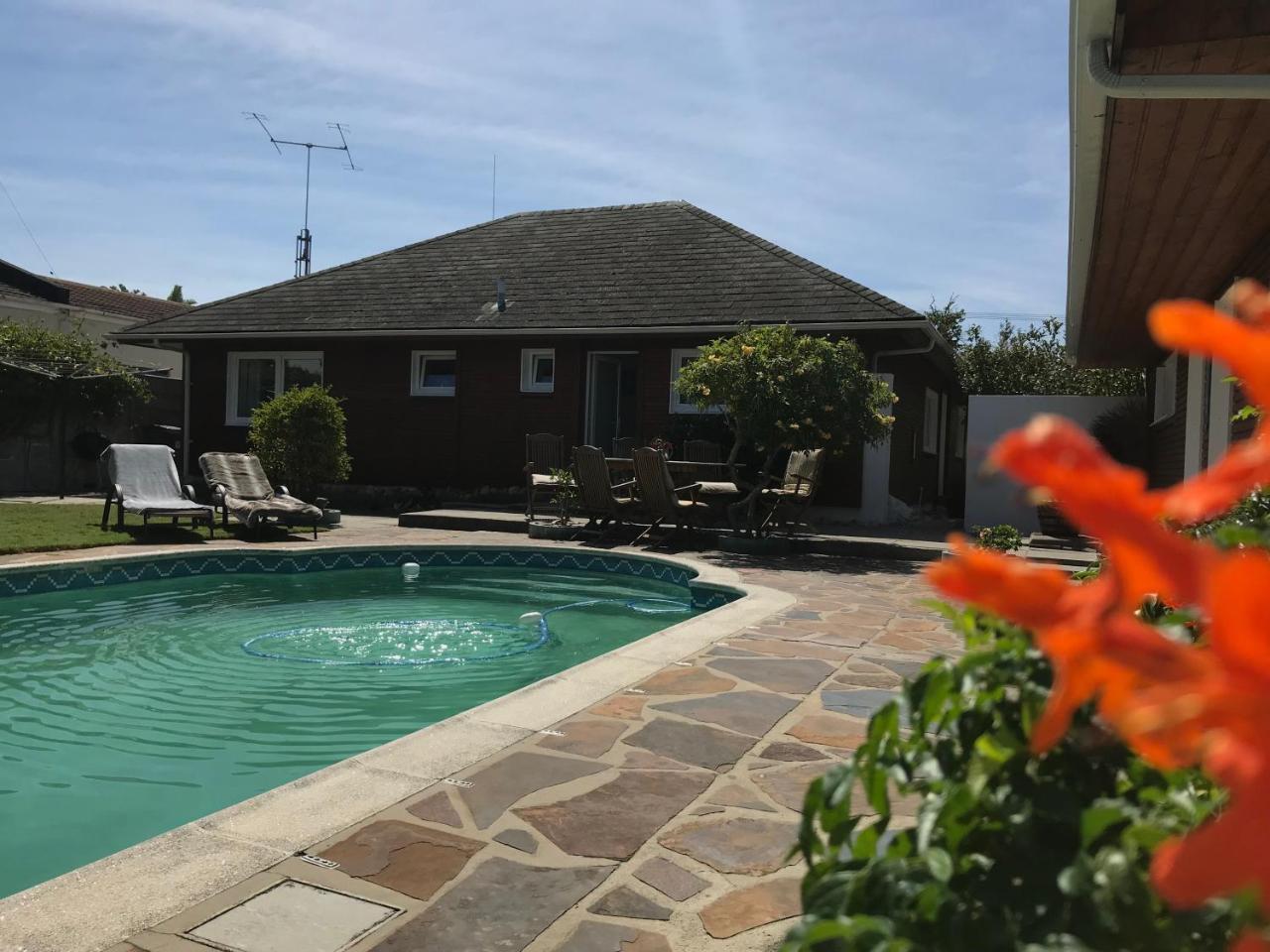 African Holiday Home in Table View