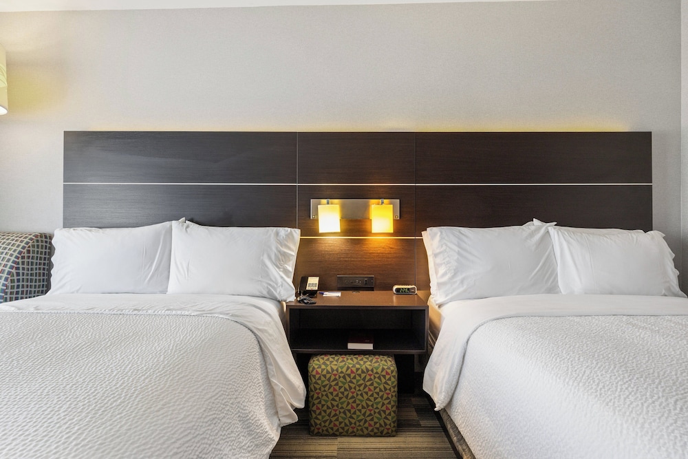 Holiday Inn Express Sunnyvale Silicon Valley by IHG - photo 21