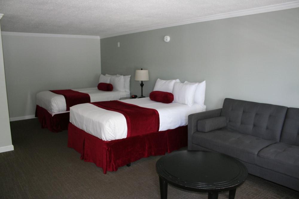 Town N Country Family Resort - photo 16
