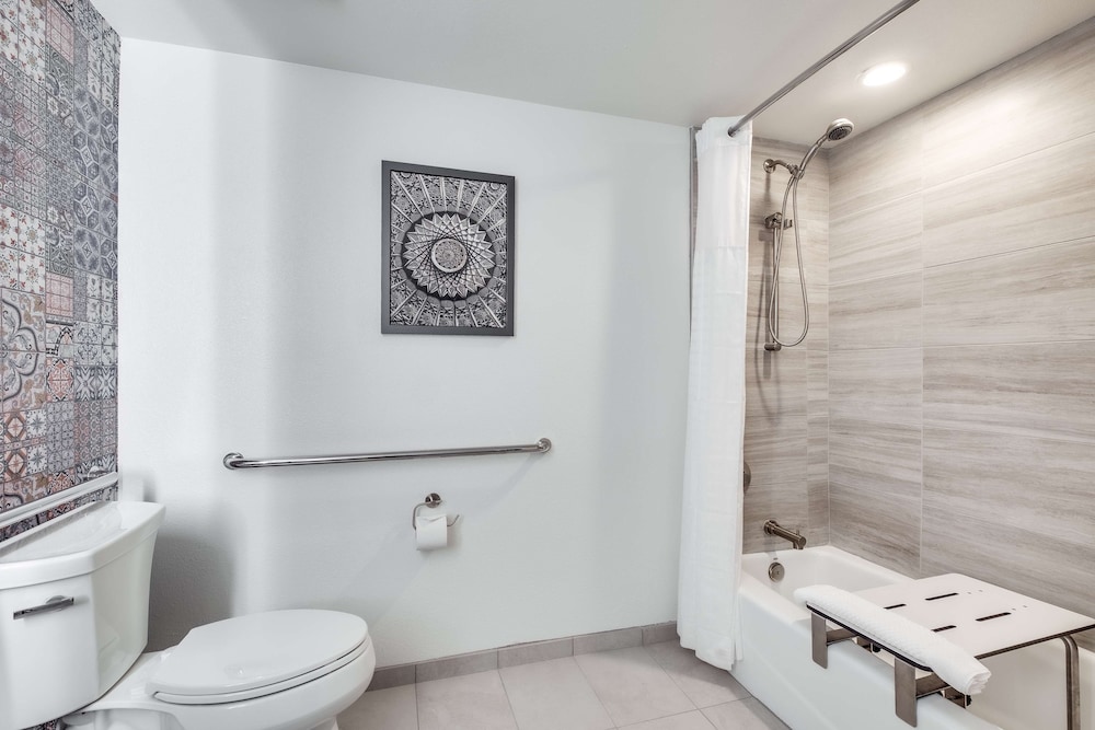The Cassara Carlsbad Tapestry Collection by Hilton - photo 47