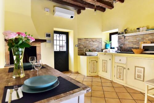 Torre antica suite — 4-Star Luxury Hotel in Campagnano Di Roma, Italy
