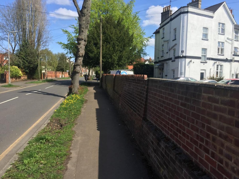 Crescent Hotel - carbon neutral hotel in Reading