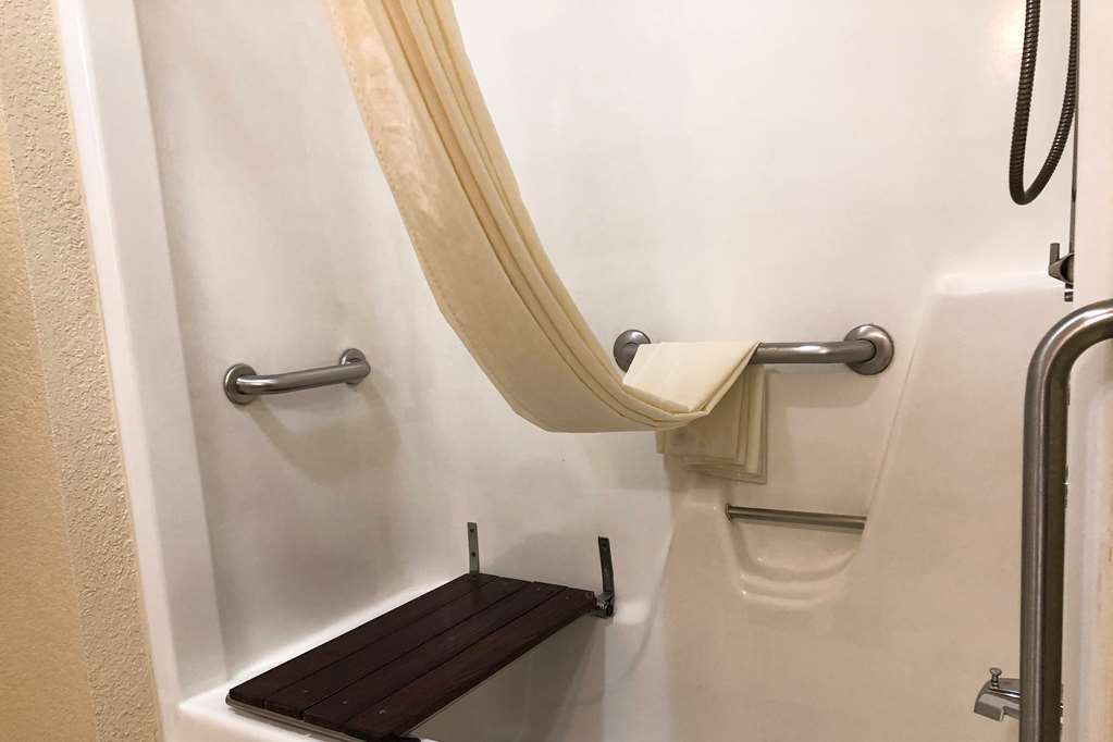 Quality Inn I 70 at Wanamaker - photo 16