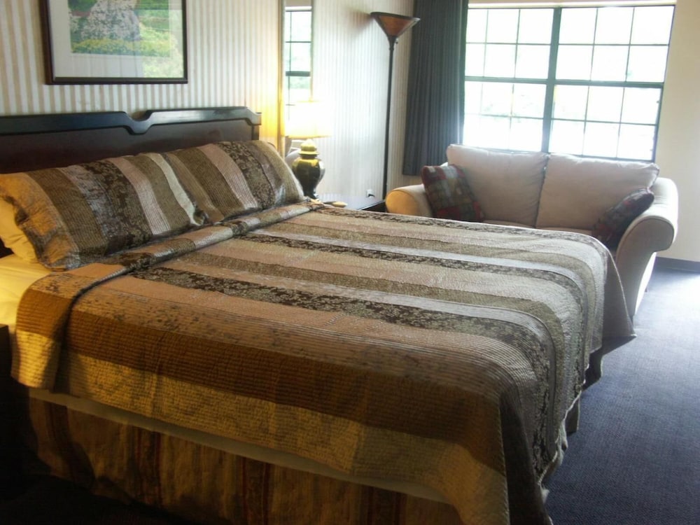 Deerwood Inn and Madison Campground - photo 12