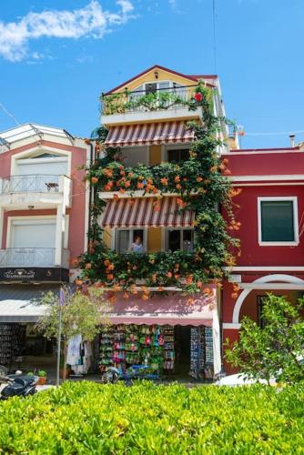 Attic Flat ''Tsoukalas Group'' - carbon neutral hotel in Unknown City